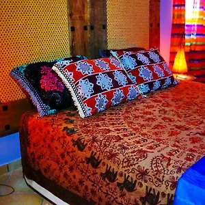 Seventies Cheap & Chic Two Aparthotel